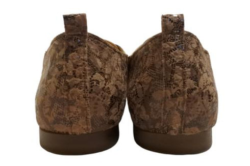 【かぼちゃの馬車 CA-15FL ブラウン】フラワー柄の靴紐シューズ